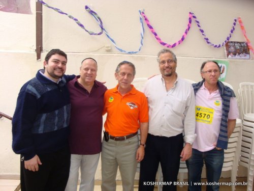 Walter Feldman e vereador Gilberto Natalini participam de evento de Sucot na Kehilat Mizrachi