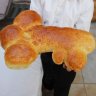 NESTE SHABAT (06 de Maio): Shlissel Chale - O Costume Judaico de Assar Chalá em Formato de Chave